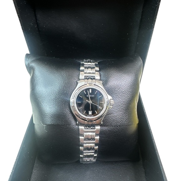 Gucci Black Dial Silver Bracelet Watch - Picture 1 of 3